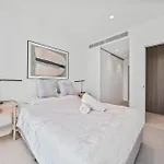 Brand New Luxurious 2 Bedroom Perth Cbd