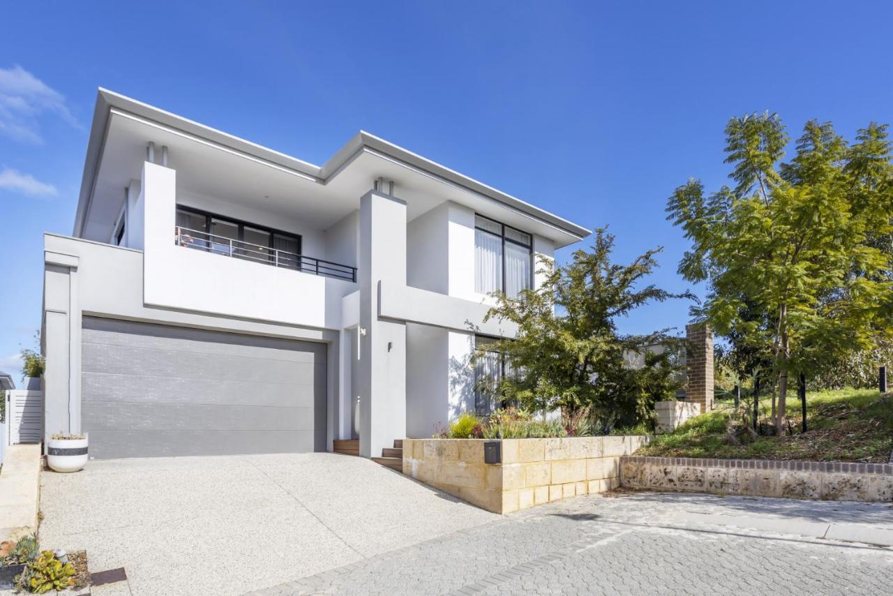 The Modern Lux - Executive Escapes Holiday home