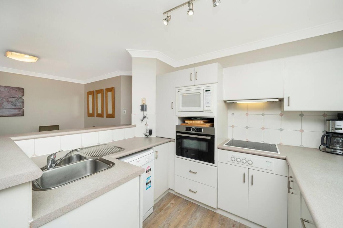Apartment Sandcastles At The Beach Outstanding Location! Perth