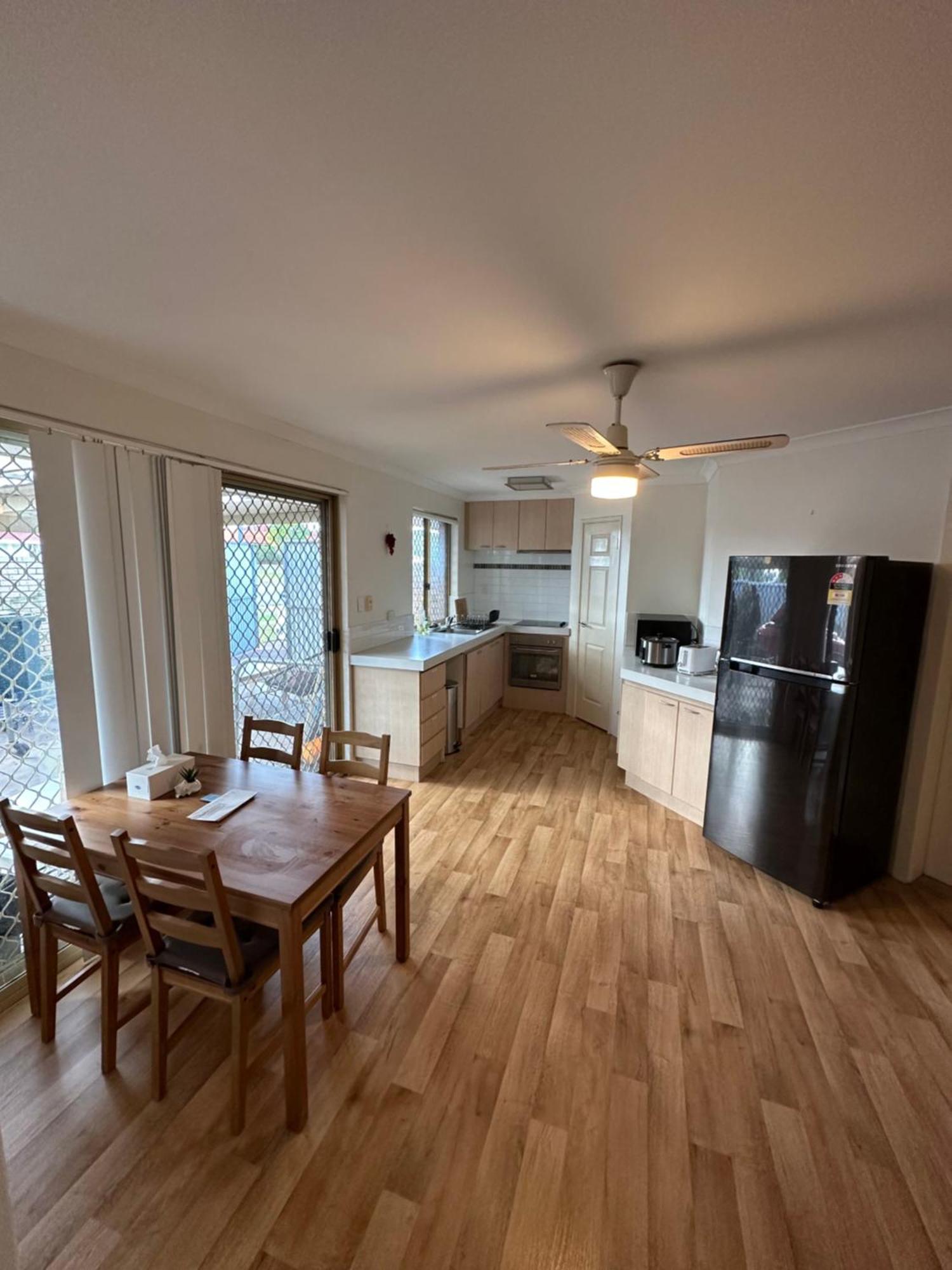 Cannington Share House - Near Shopping Mall And Public Transport Homestay