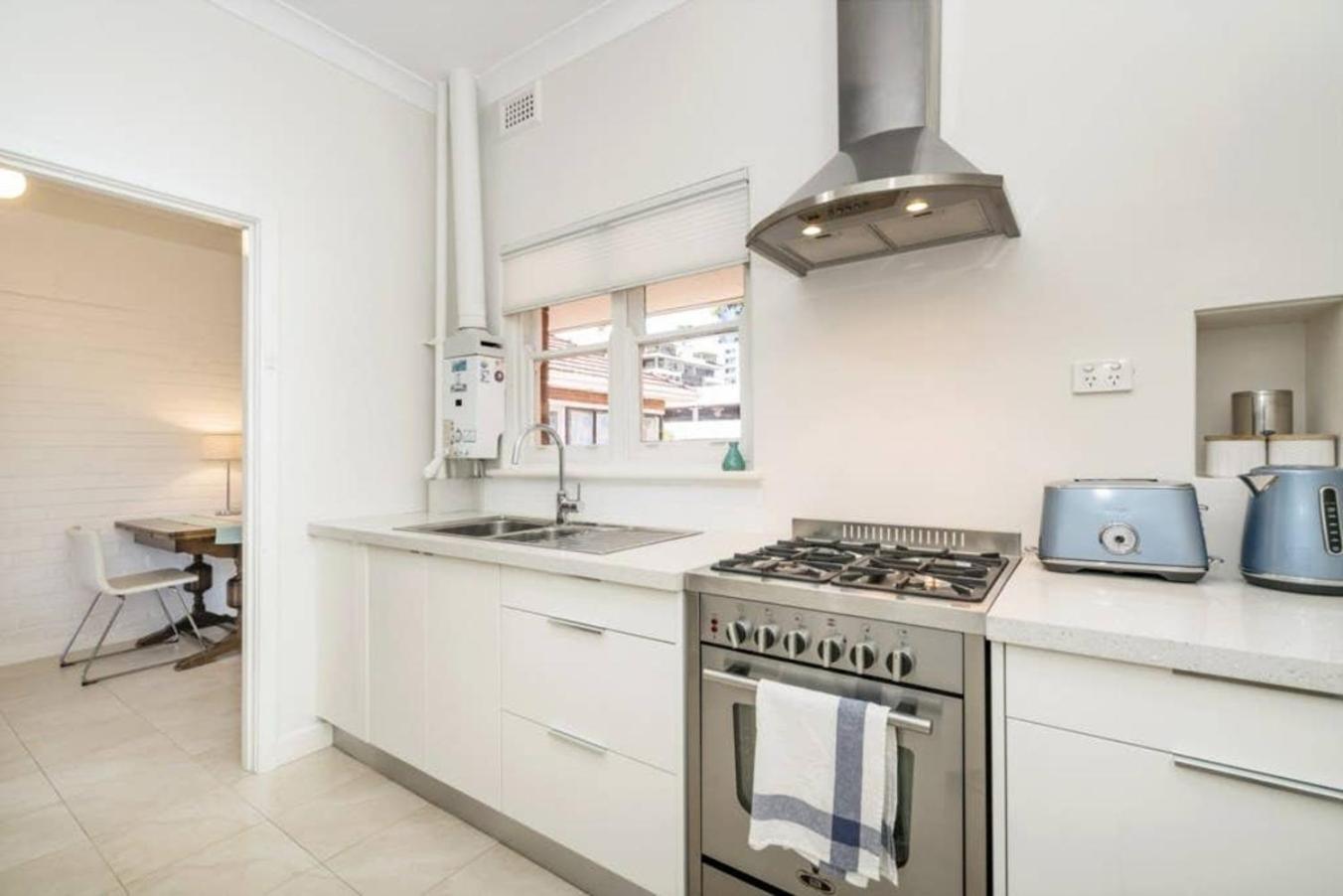 30 Foreshore Fun Swan River 1brparking *