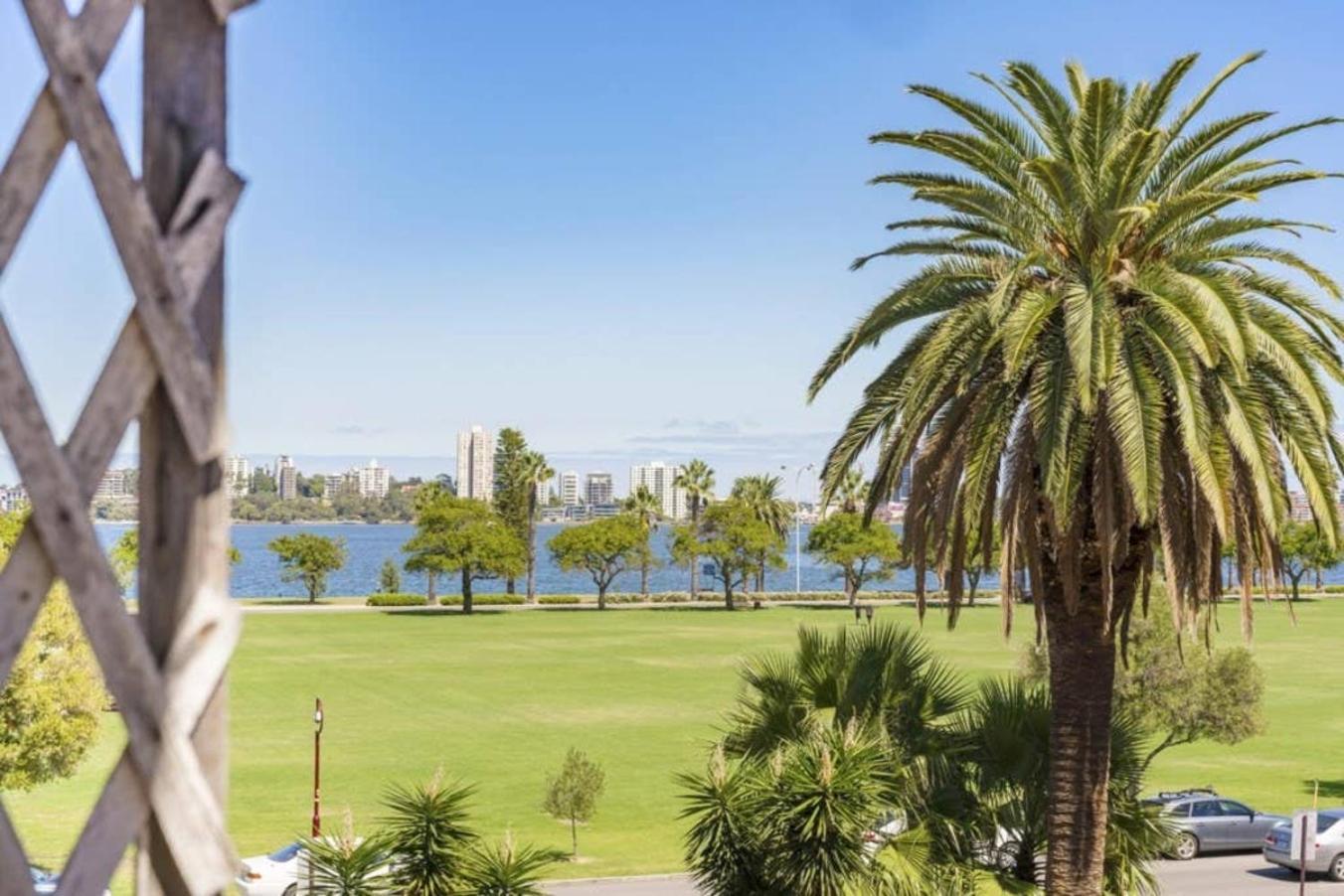 Apartment 30 Foreshore Fun Swan River 1brparking