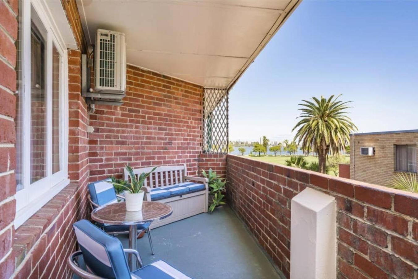 30 Foreshore Fun Swan River 1brparking Apartment Perth