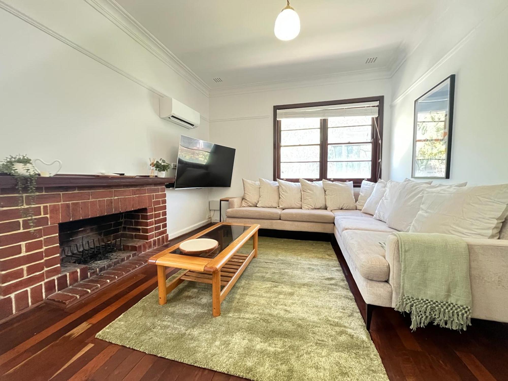 2 Cute Cosy Garden 2brms * Perth