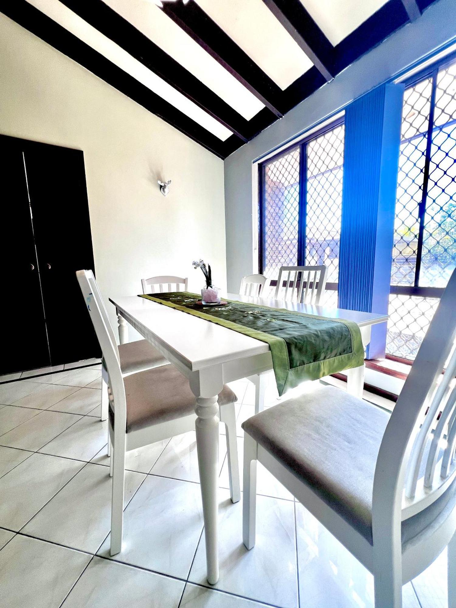 Affordable Long-term Ens Master Bedroom In Fremantle Hospital Homestay *