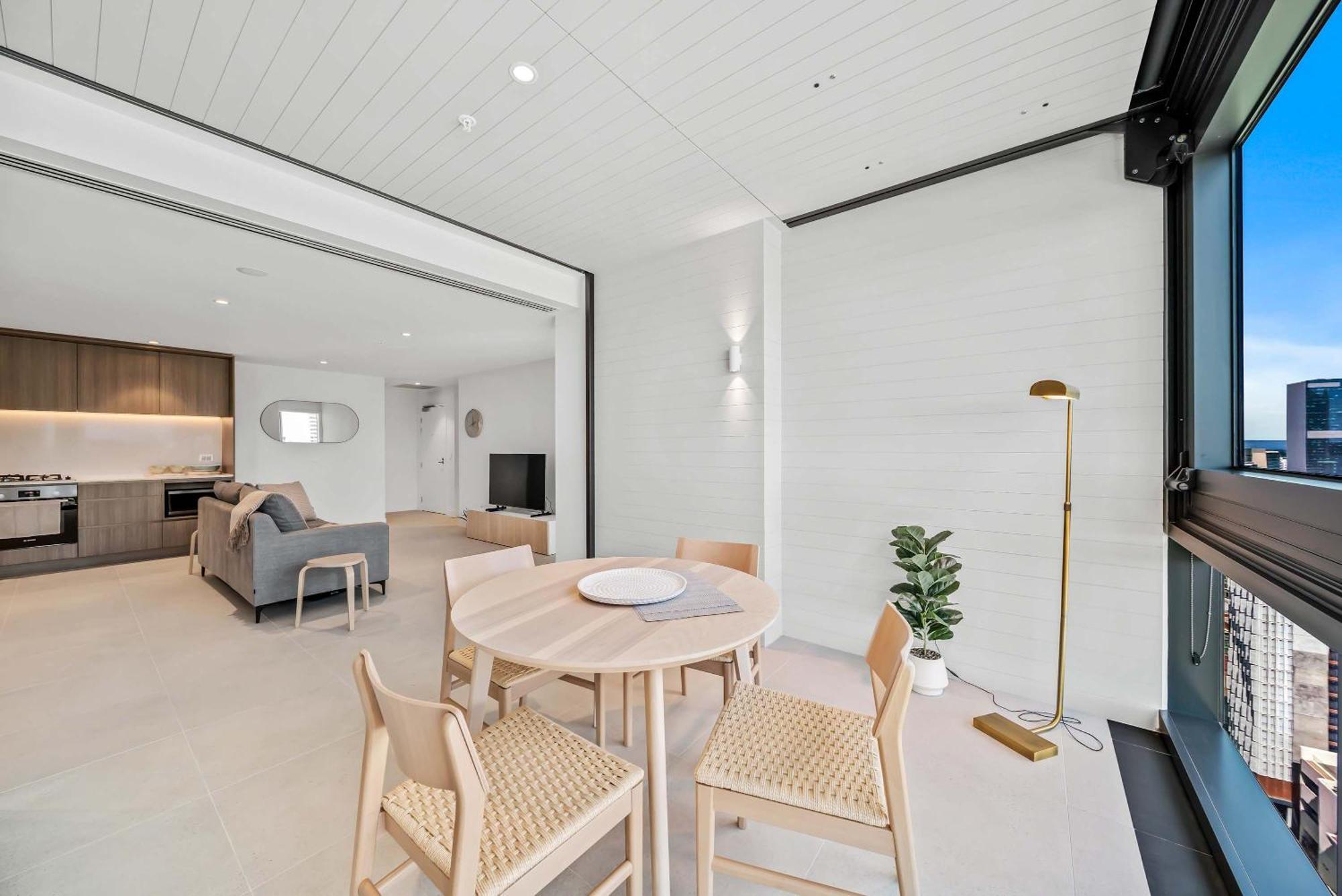 Apartment Brand New Luxurious 2 Bedroom Cbd