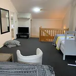 Spacious Homely Apartment Close To Everything