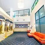 60 Sparkling Perth East End Poolparking