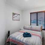 13 Family Home In Morley Sleeps 8 Comfortably