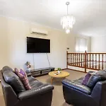 Spacious Family Retreat - Executive Escapes