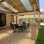 The Retreat - Central & Quiet Location - Cockburn Central