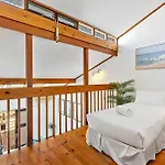16 Cottesloe - Steps From Beach - Sleeps 3