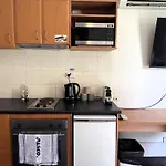 303 Cheerful City Central Crib Sleeps 2