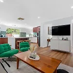 Leve26 Mid Century Magic In Adross