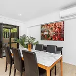 Renovated Townhouse In Northbridge
