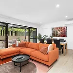 Renovated Townhouse In Northbridge