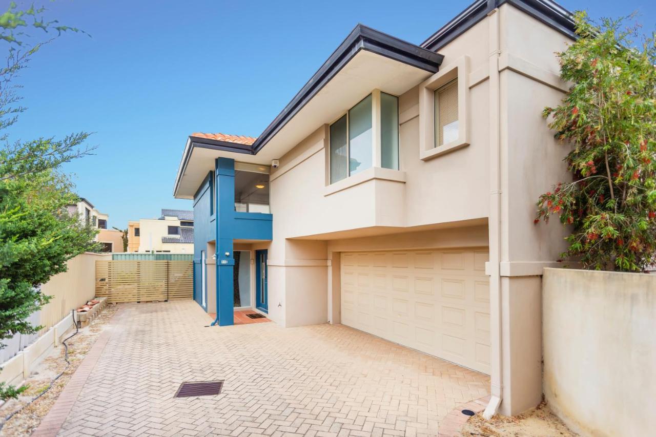 Scarborough Seaview Loft - Executive Escapes Holiday home Perth