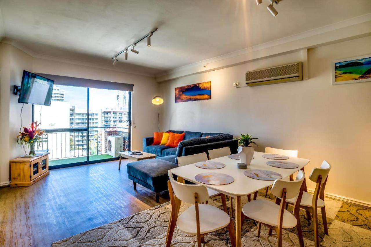 60 Sparkling East End Poolparking Apartment