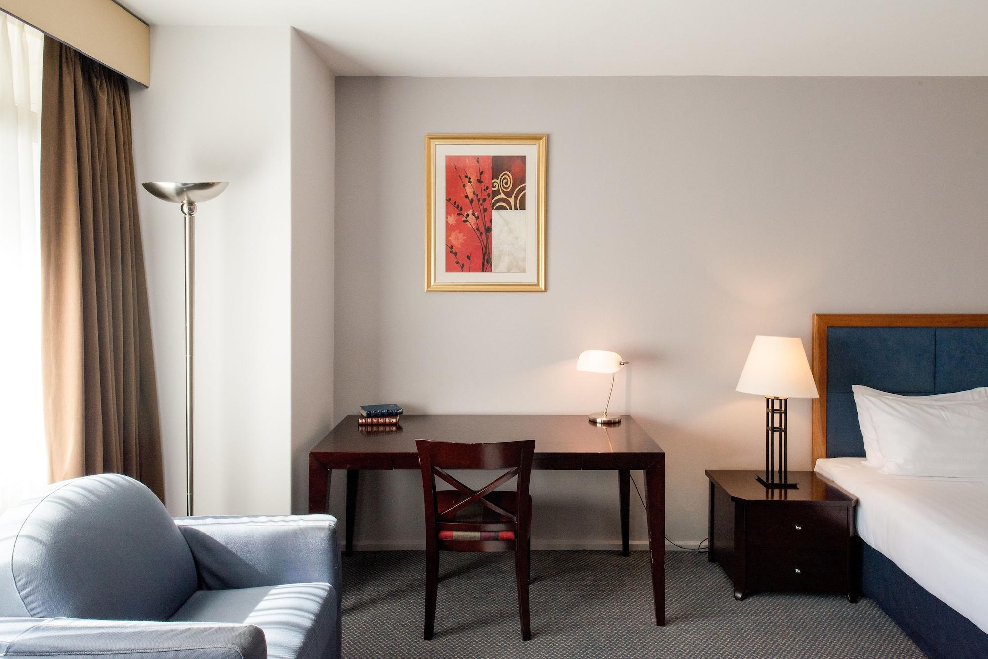 Hotel Seasons Of 4*
