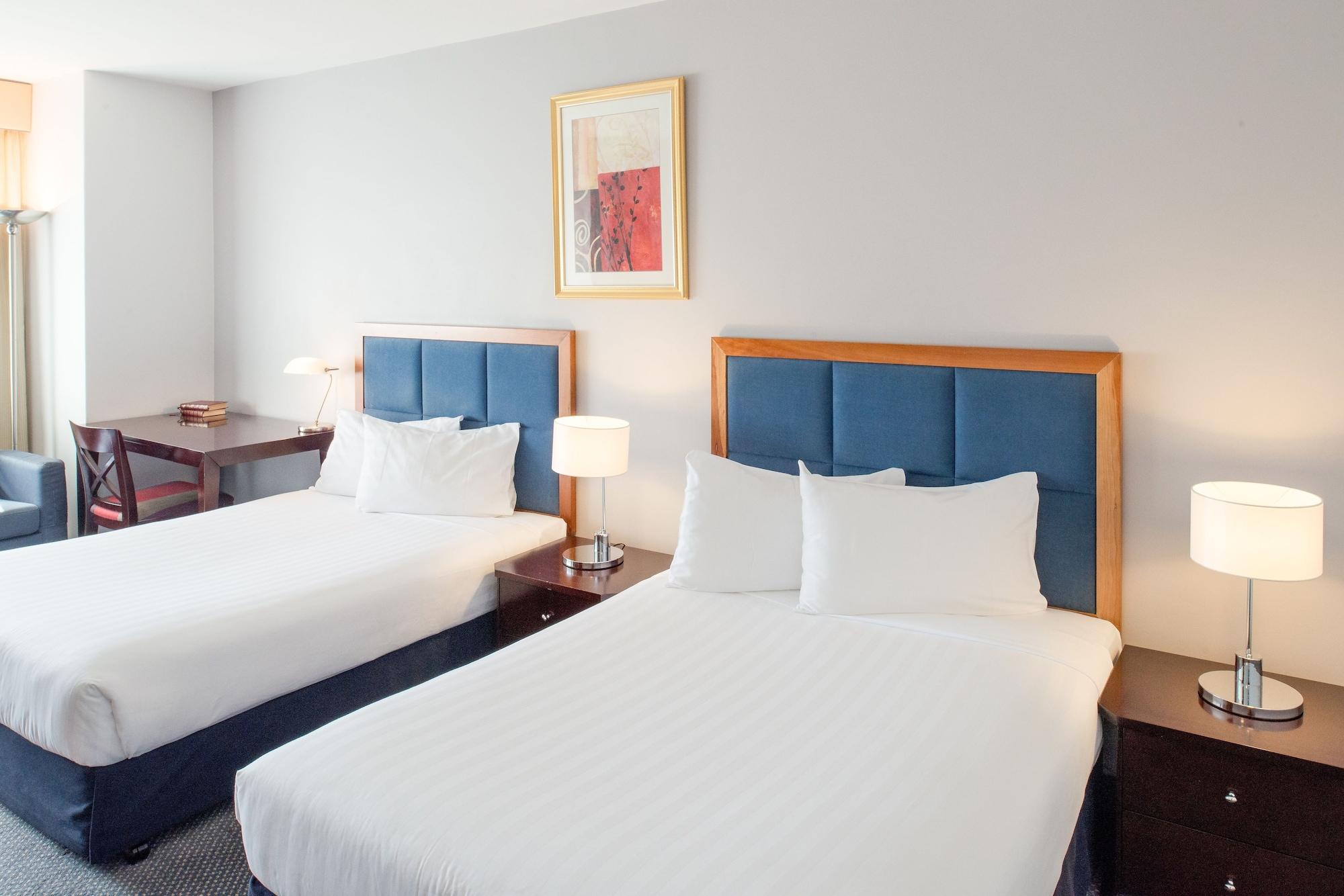Hotel Seasons Of Perth