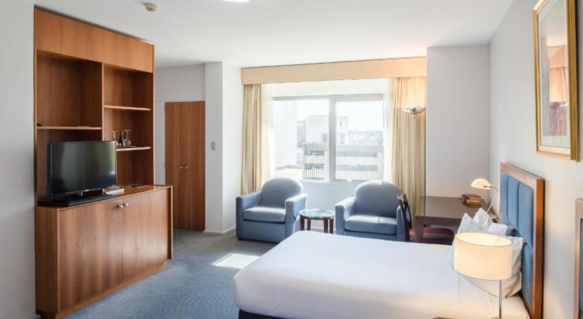 Hotel Seasons Of Perth