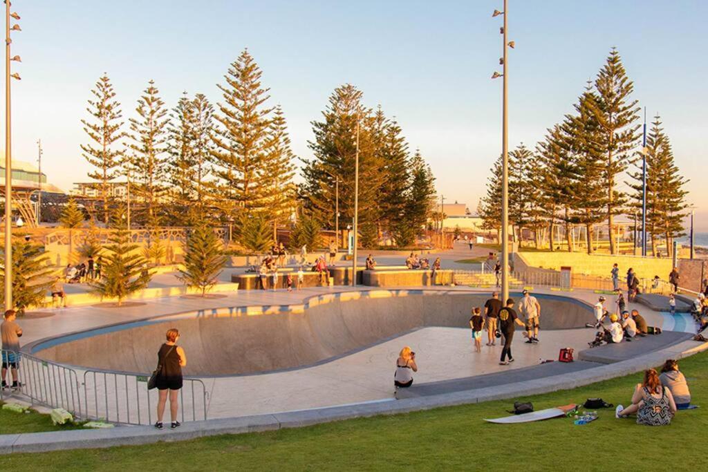 The Scarborough House - Walk To The Beach! Perth