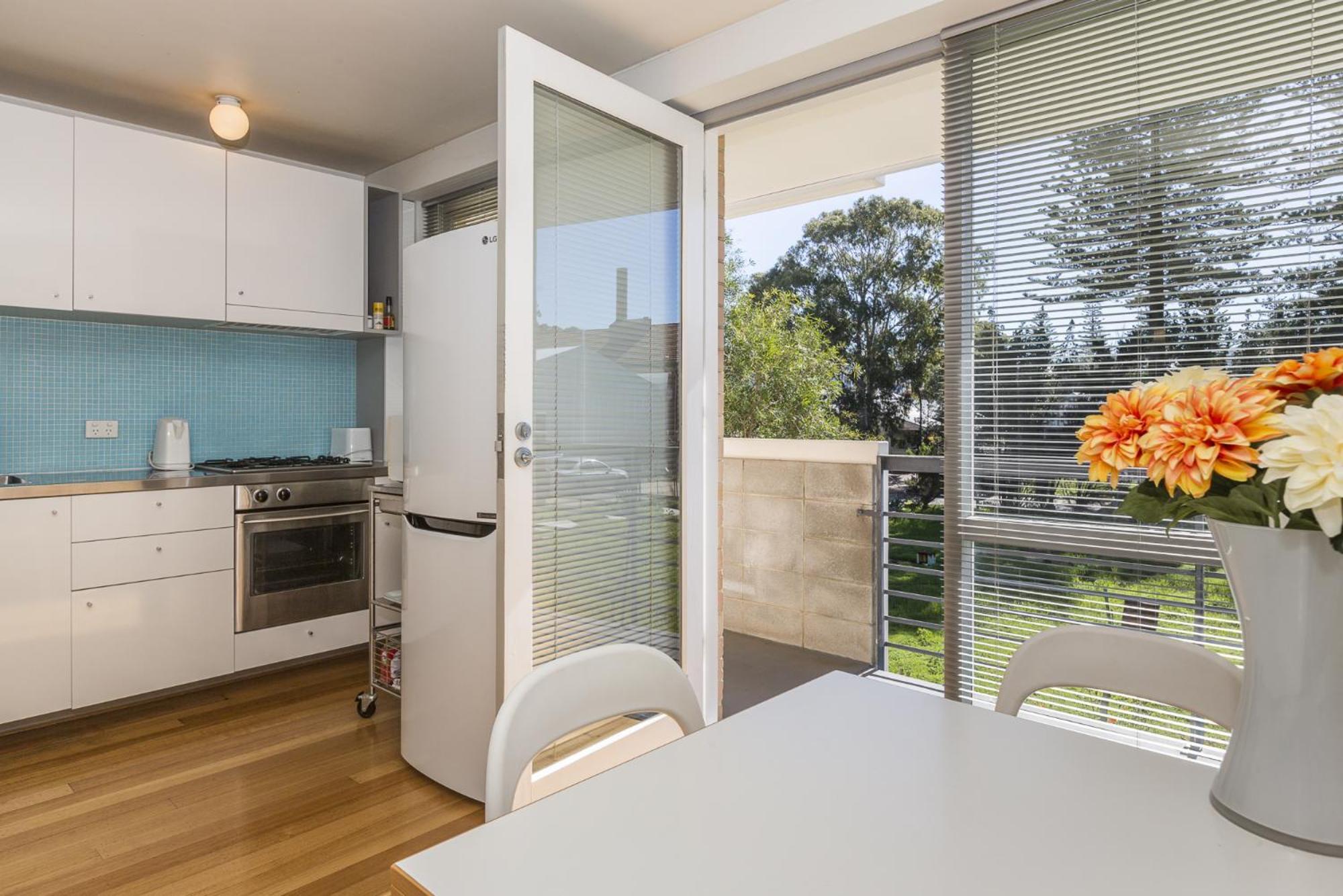 Cottesloe Tree Top Studio - Executive Escapes Apartment Perth