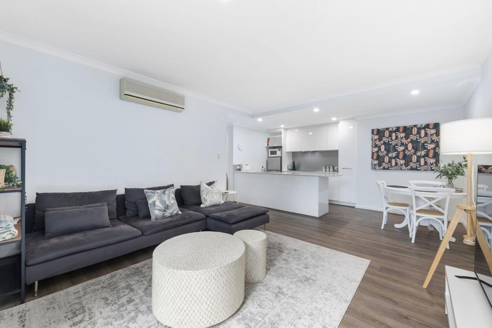 Roya63/20 - Royal Respite Apartment Perth