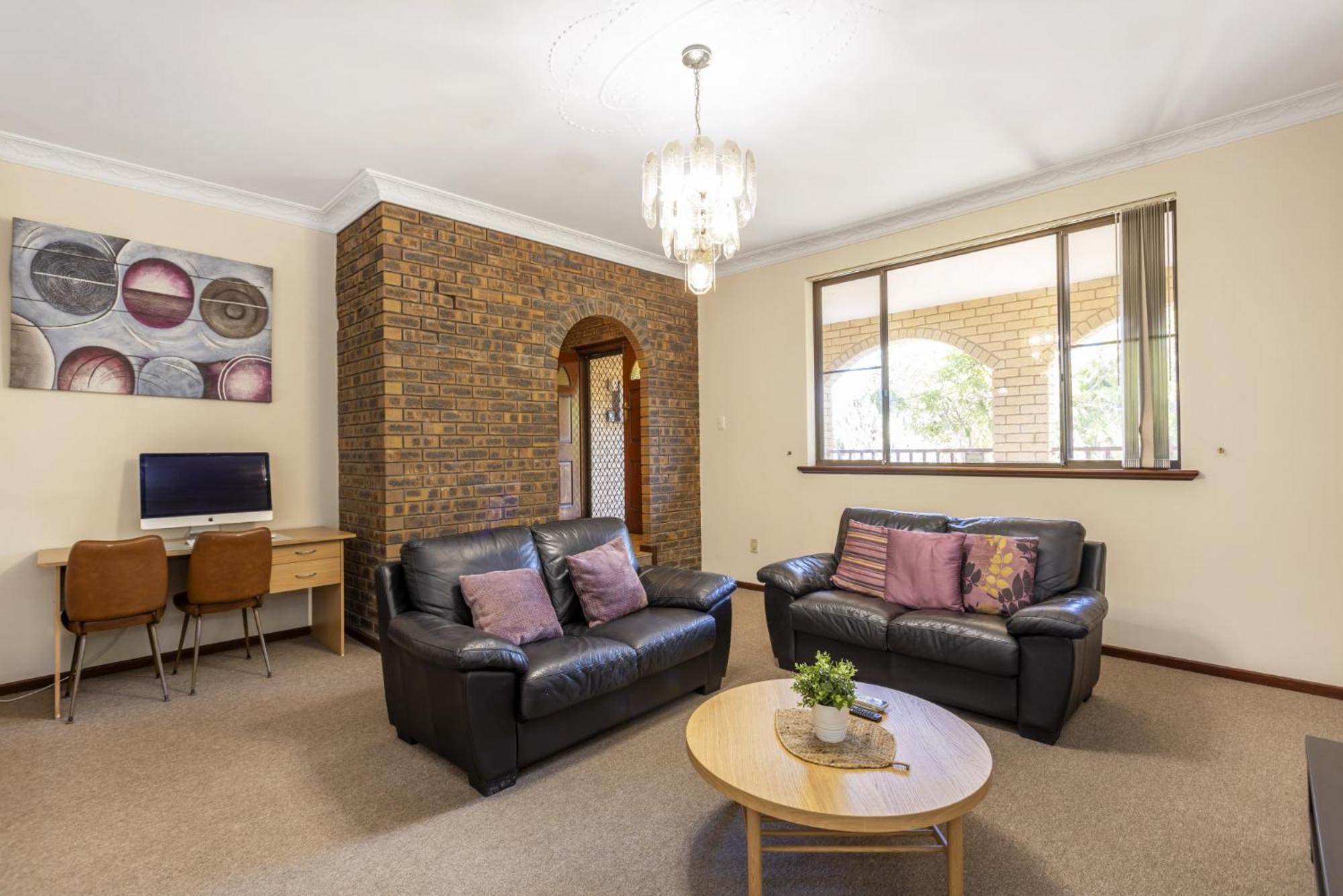 Spacious Family Retreat - Executive Escapes