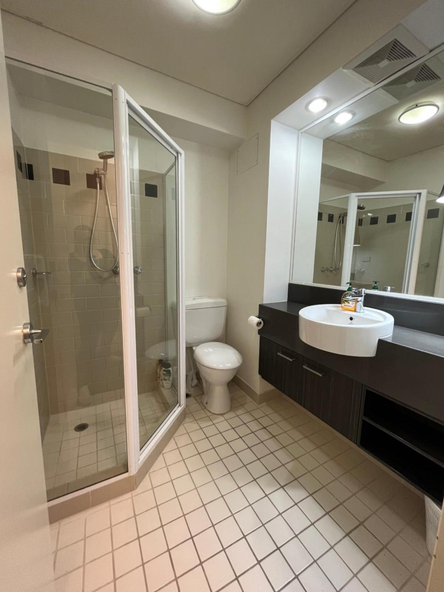 Apartment 420 Spacious Sanctuary Poolgym 2x2 Perth