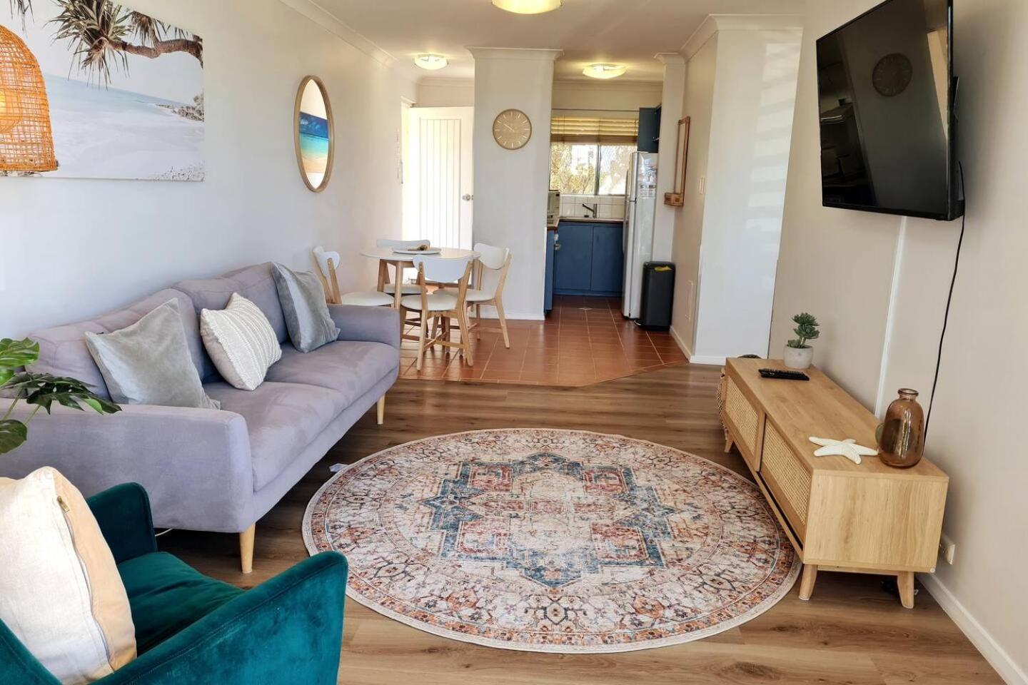 Scarborough Front - Shell Apartment Perth