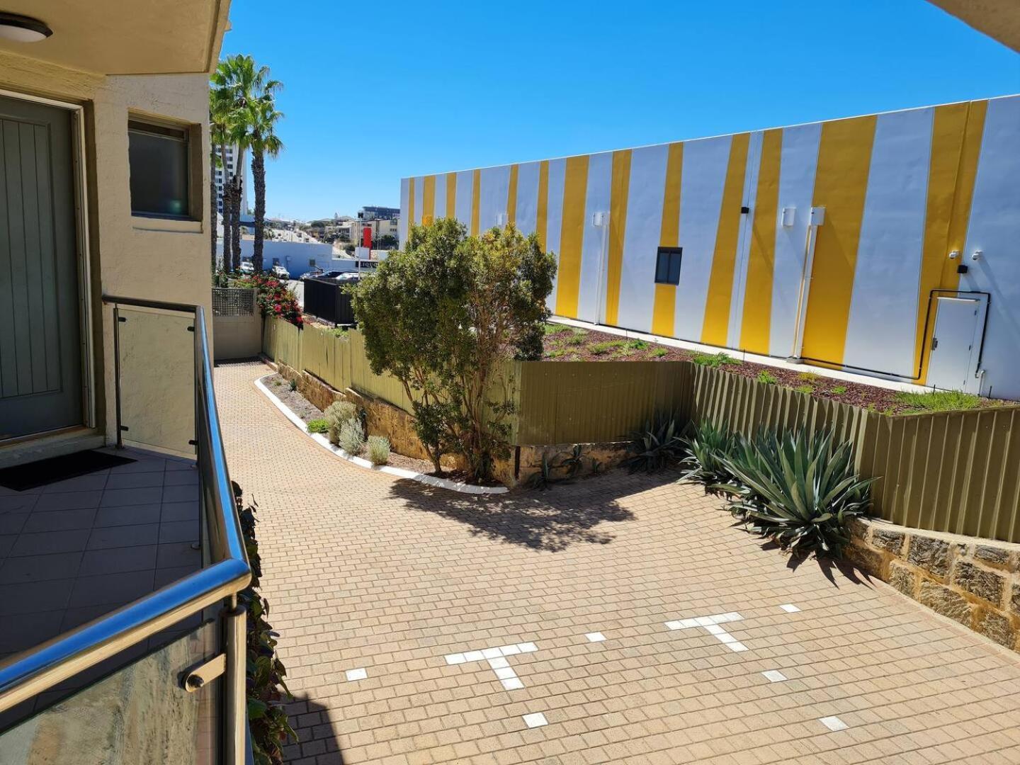Scarborough Front - Shell Apartment *