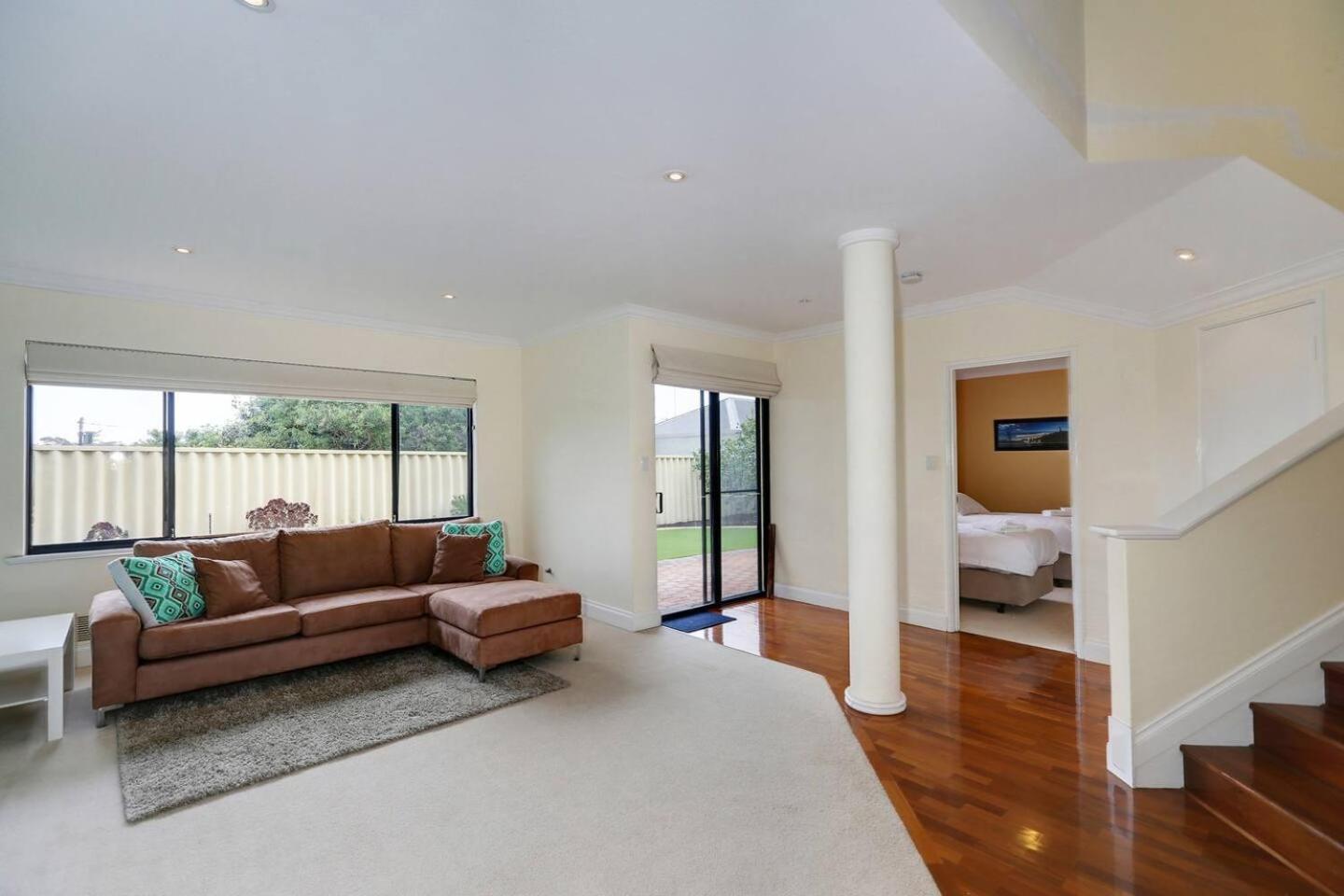 Rancho Relaxo - Great For Longer Stays! Free Wifi * Scarborough