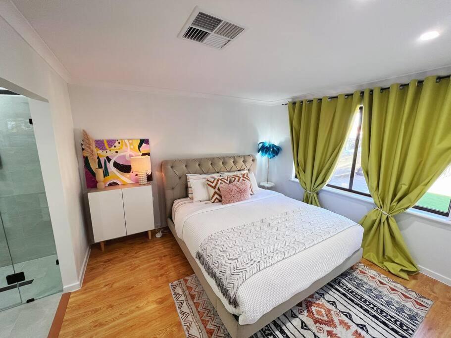 Edgewater Whole Holiday home Perth