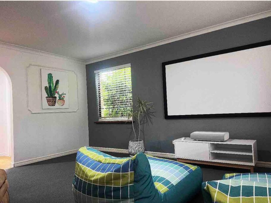 Edgewater Whole Holiday home