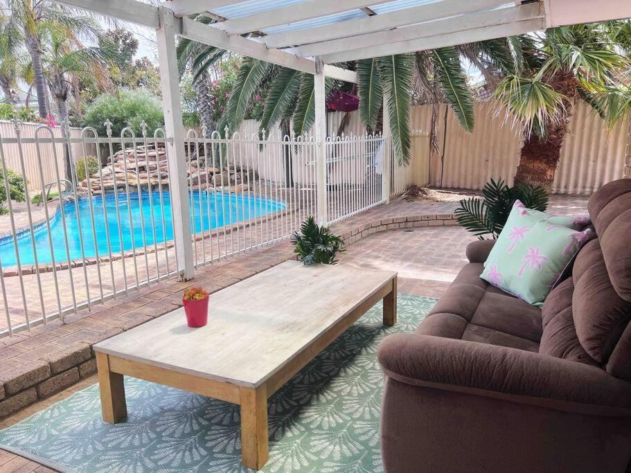 Edgewater Whole Holiday home Perth