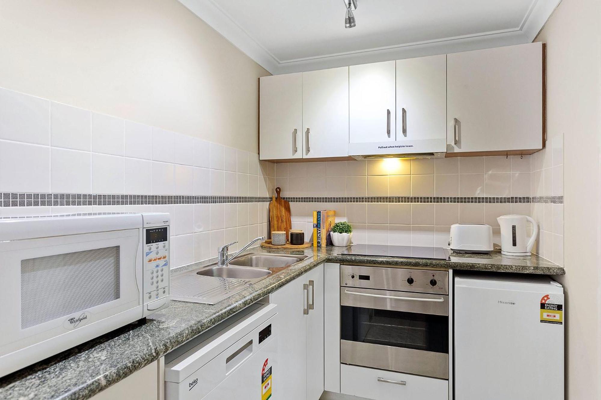 1bdr East - Tennis Court Gym And Pool