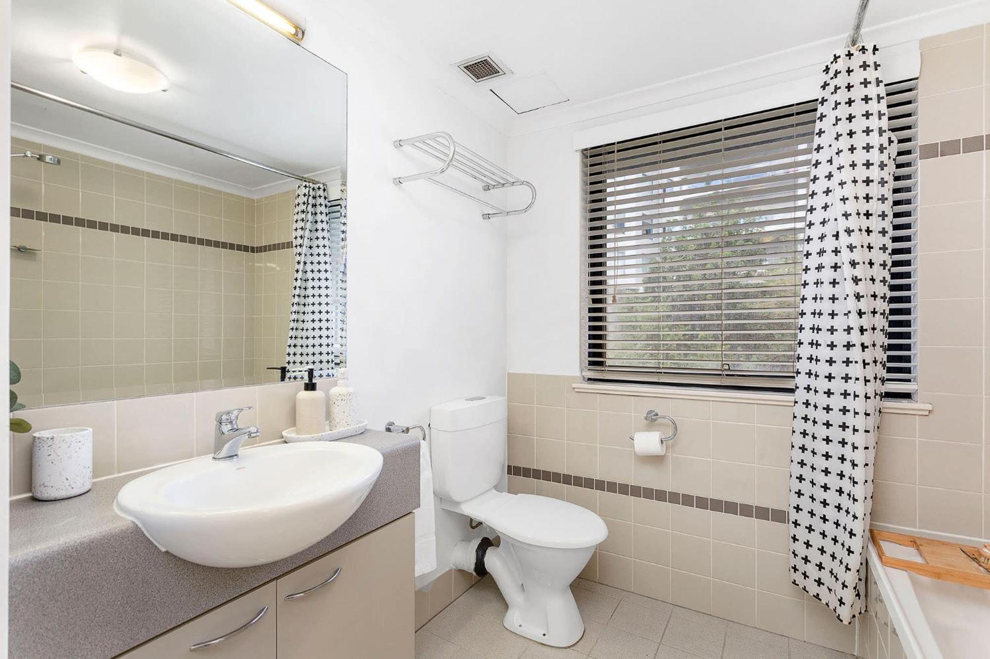 Apartment 1bdr East - Tennis Court Gym And Pool