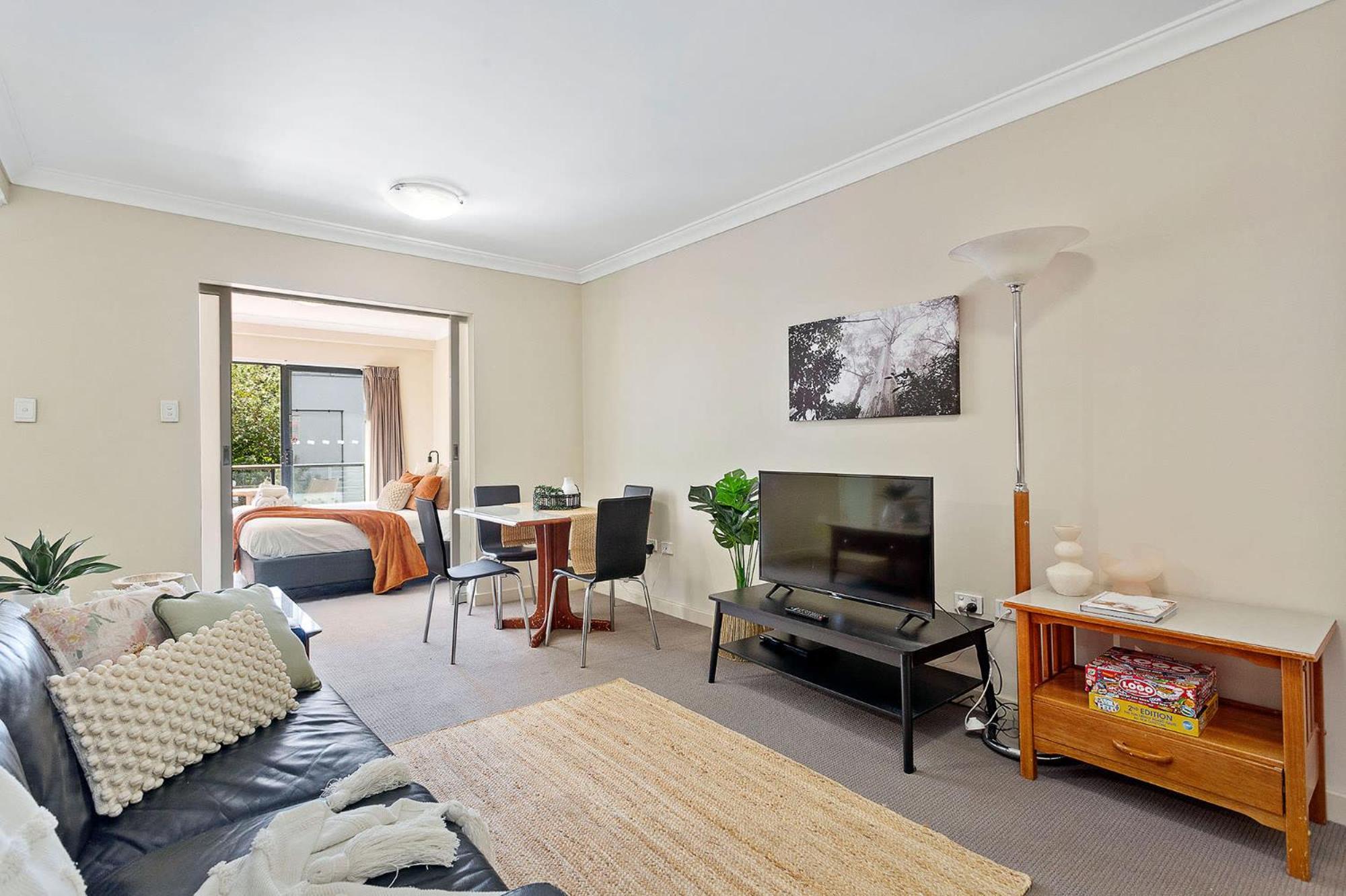 1bdr East - Tennis Court Gym And Pool