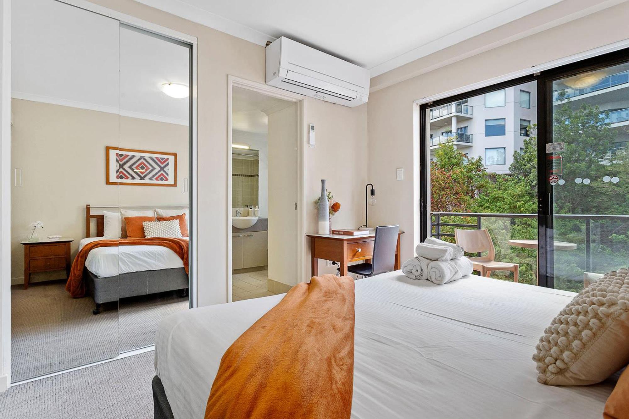 1bdr East - Tennis Court Gym And Pool