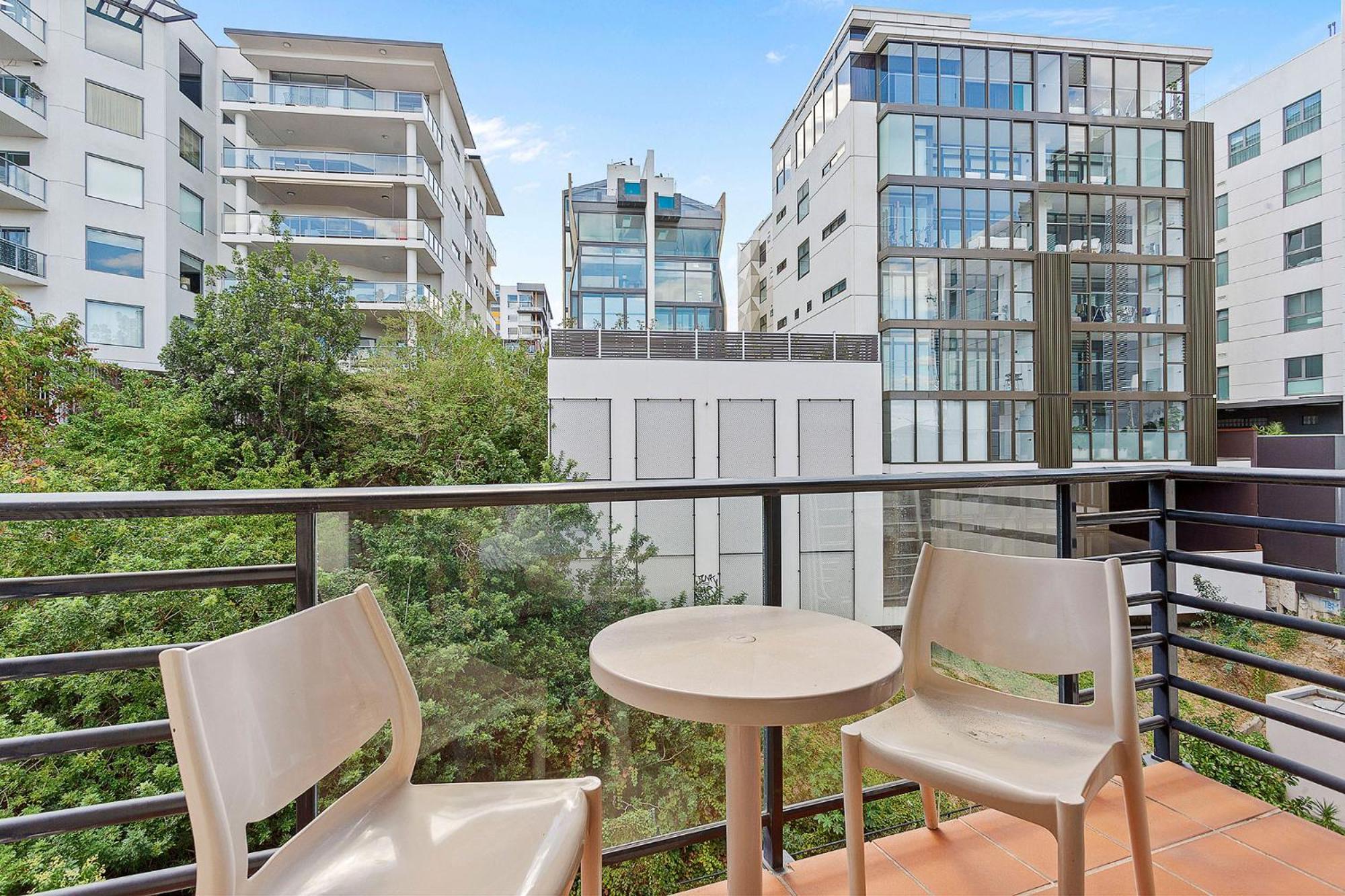 1bdr East - Tennis Court Gym And Pool *