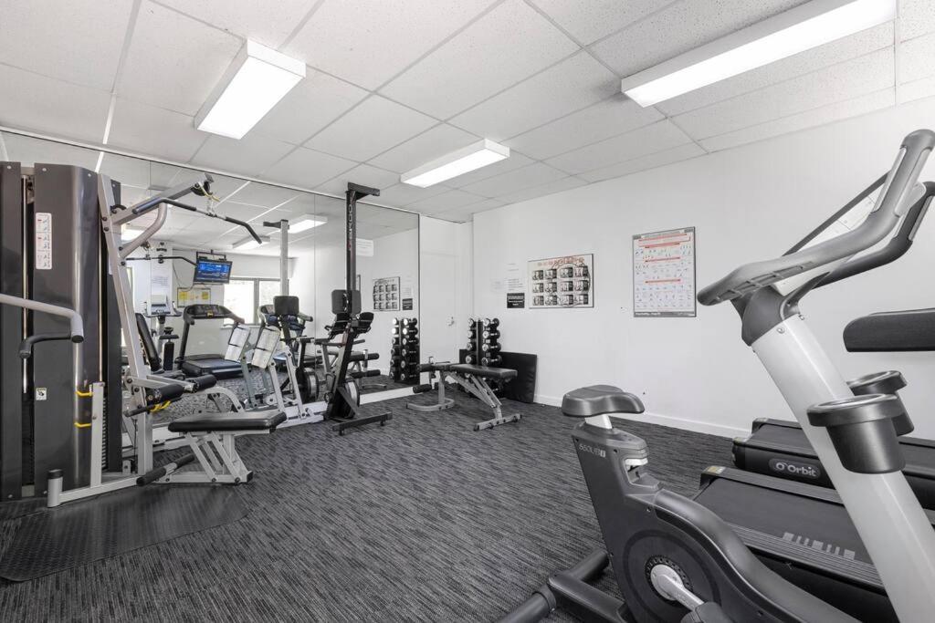 Apartment Mounts Bay Stay 2 Bedroom Apt - Near Kings Park - Free Parking