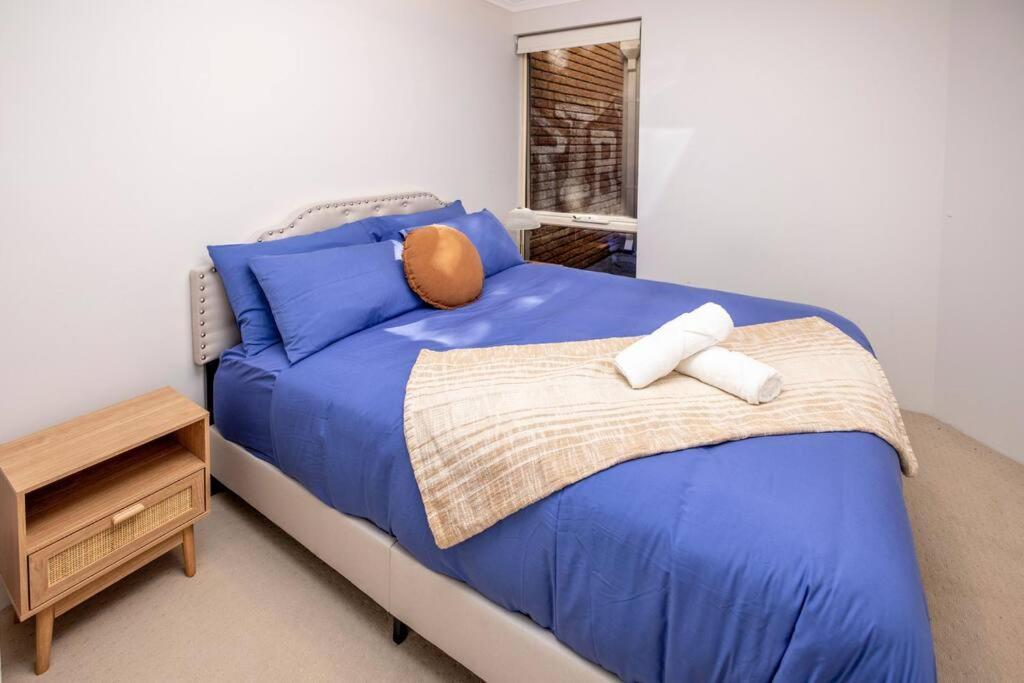 Metropolitan Charm - Townhouse Near Cbd Holiday home *