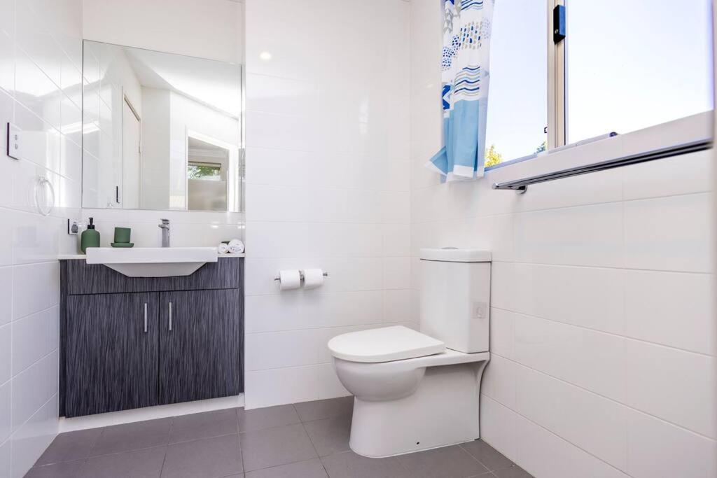 Metropolitan Charm - Townhouse Near Cbd