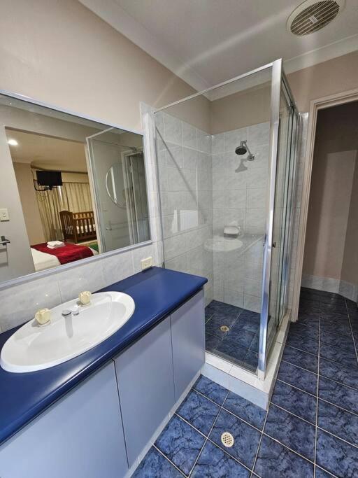 The Retreat - Central & Quiet Location - Cockburn Central Holiday home *