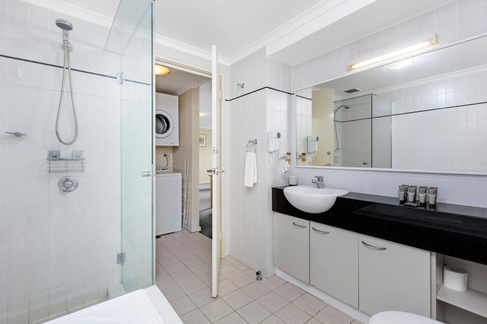Executive Apartment, Parking, Pool In Apartment *