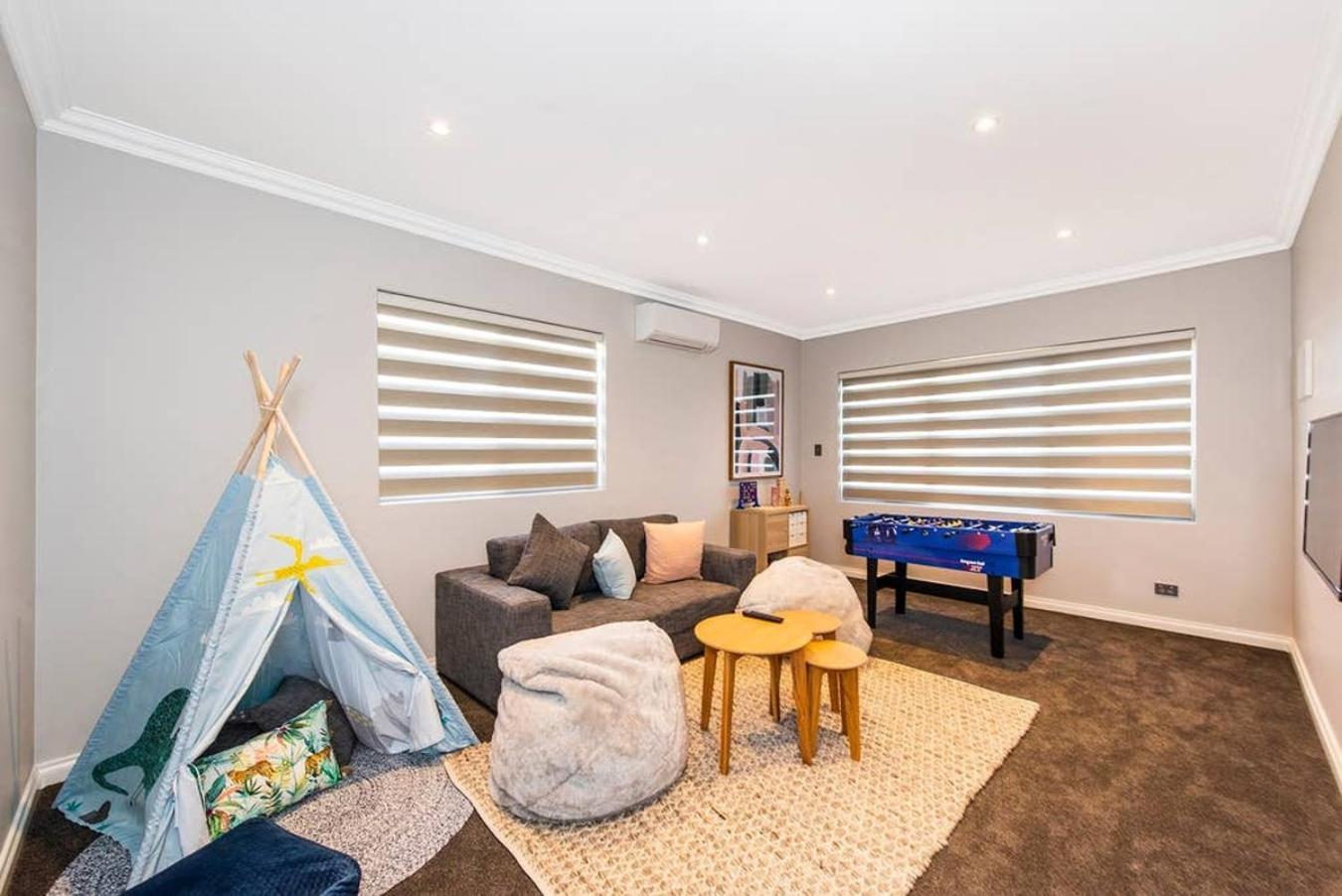 7 Royal Family Kensington 4br 2bth Holiday home