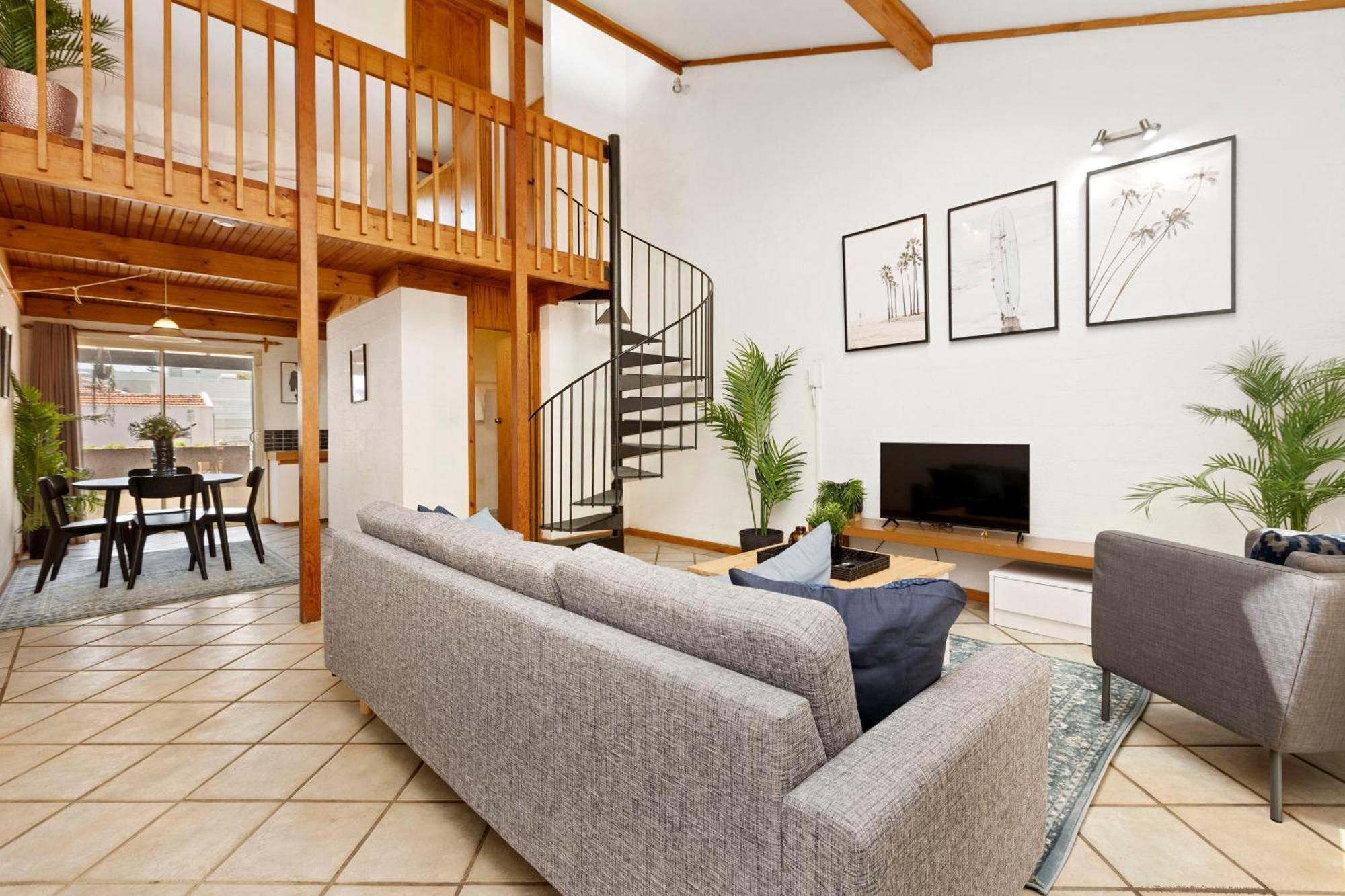 16 Cottesloe - Steps From - Sleeps 3 Apartment Perth