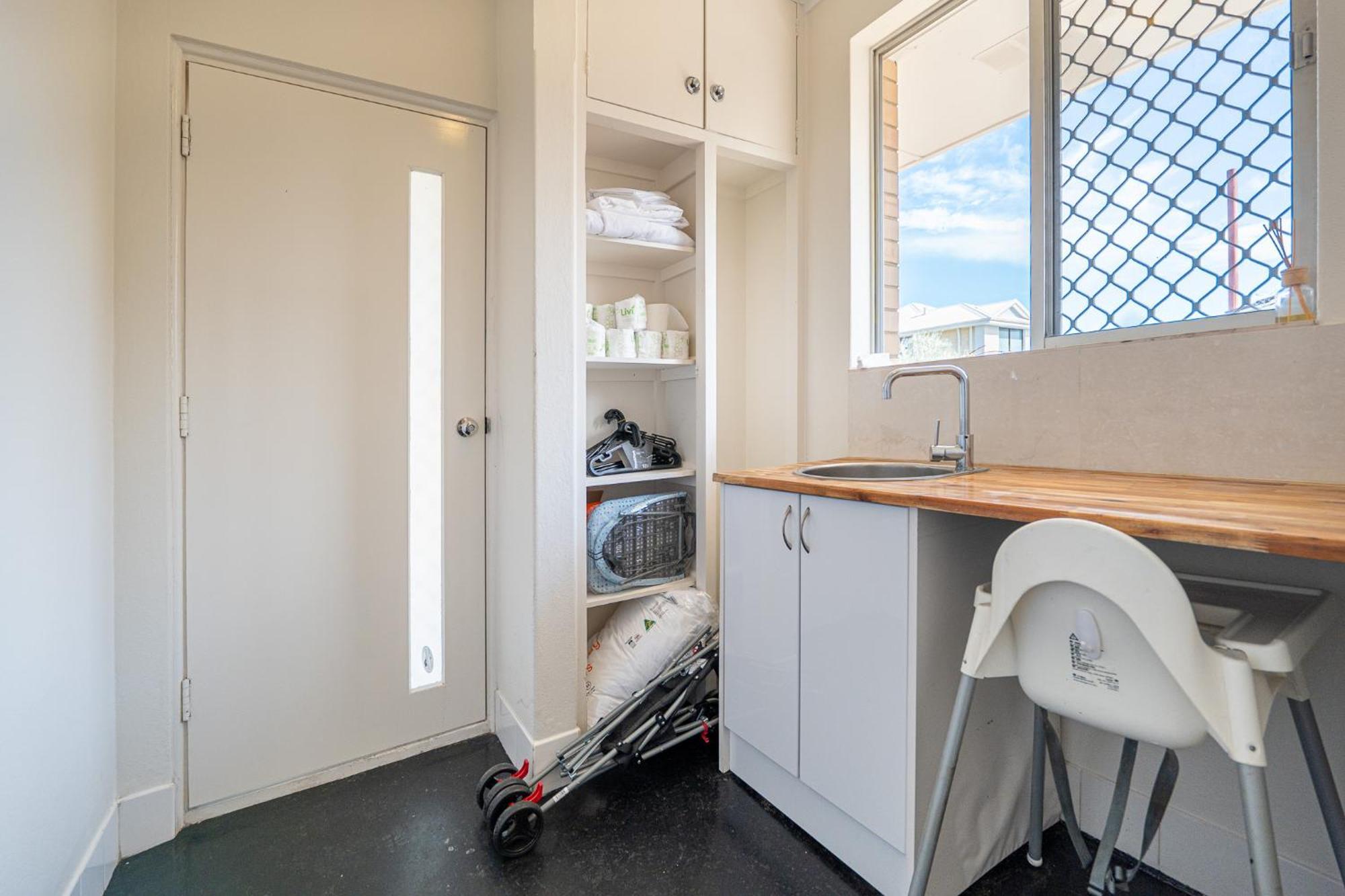 Holiday home Cozy House Nr Airport 2rooms 4beds Yard Parking Perth