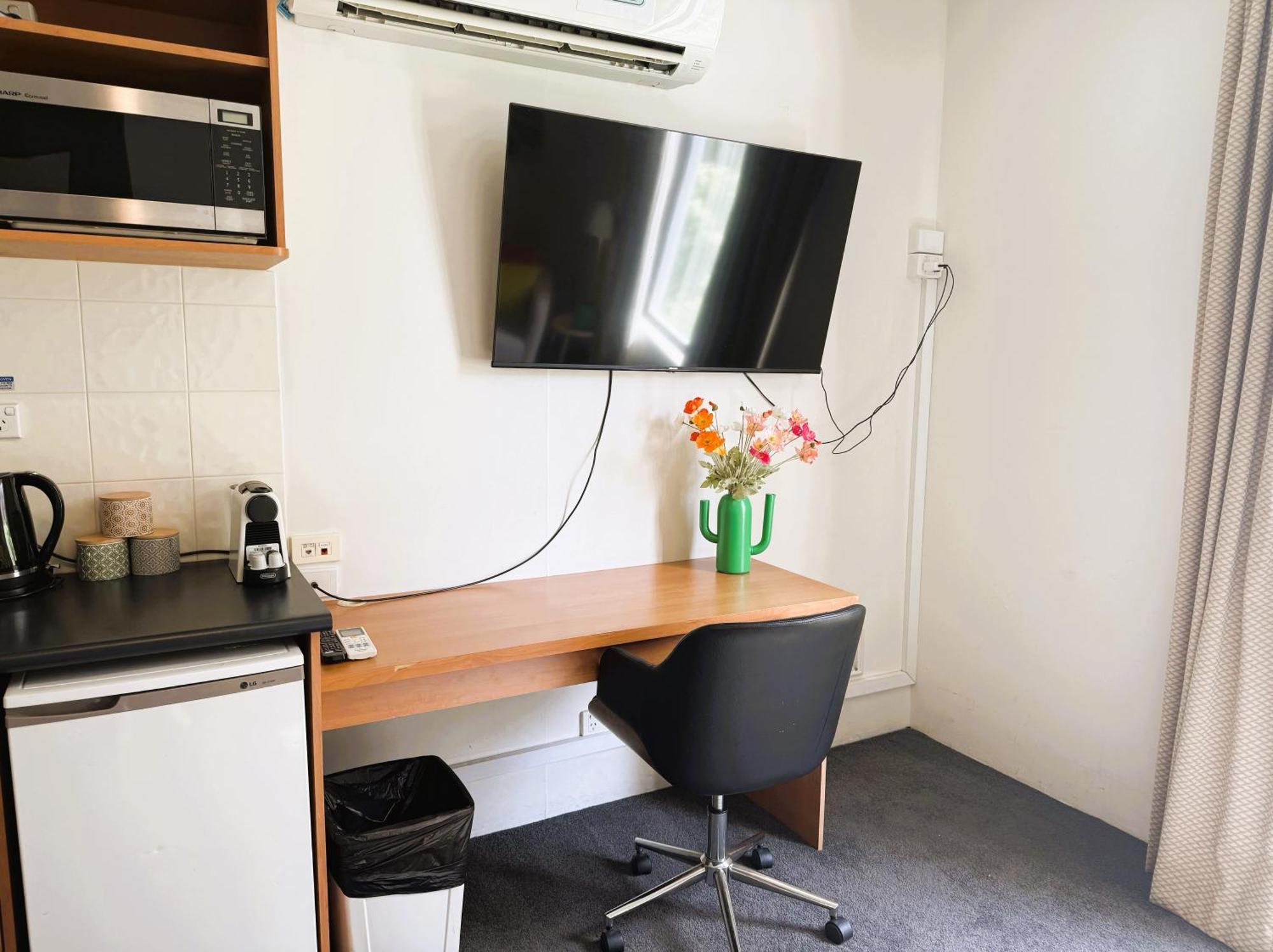 Apartment 303 Cheerful Crib Sleeps 2